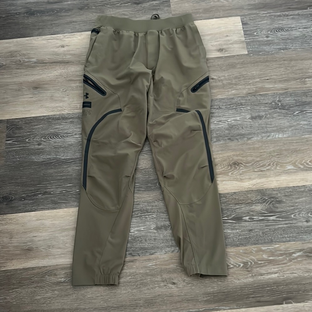 UNDER ARMOR JOGGERS
